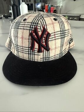 New Era 59FIFTY New York Yankees Plaid Wool Fitted Hat Black Suede Brim